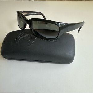 Unisex Maui Jim Makua MJ 150-02 black sunglasses including case